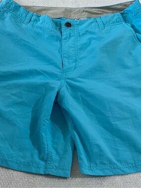 Size 12 White Sierra Bright Turquoise Women’s Outdoor Shorts